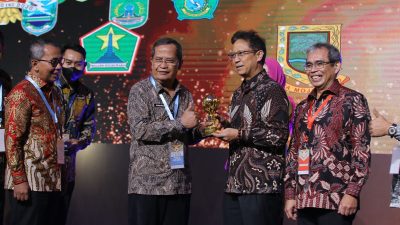 Pemda Parigi Moutong Terima Penghargaan UHC Award 2023