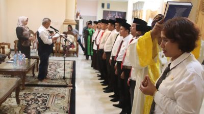 Bupati Samsurizal Rotasi 12 Pejabat Eselon II