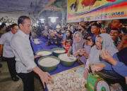 Kunjungi Pasar Salakan Bangkep, Presiden Jokowi Cek Harga Bahan Pokok