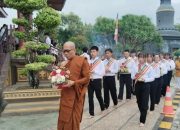 Umat Buddha Gelar Ritual Pradaksina Hari Raya Waisak di Vihara Karuna Dipa Kota Palu