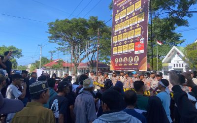 Kantor Bawaslu dan KPU Parigi Moutong Digeruduk Massa, Begini Tuntutan Pendemo