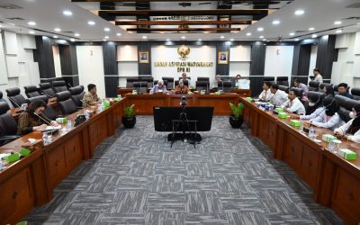 BAM DPR Komitmen Carikan Solusi Bagi Tenaga Honorer Dengan Status Tidak Pasti