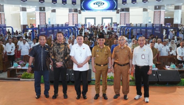 Job Fair Sulteng 2025 Resmi Dibuka, Gubernur Anwar Luncurkan Aplikasi SIPEKERJA