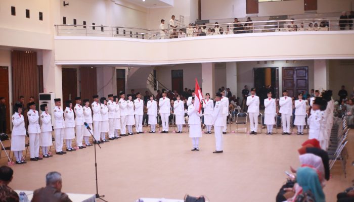 Bupati Kukuhkan Paskibraka Kabupaten Parigi Moutong Tahun 2025