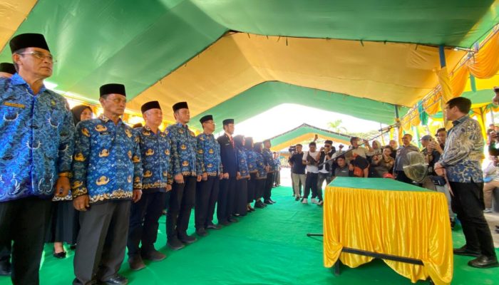 Perkuat Kinerja Pemerintahan, Bupati Erwin Burase Lantik Pejabat Parigi Moutong