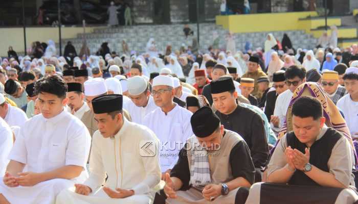 Bupati dan Masyarakat Sholat Id Bersama, Suasana Penuh Kekhusyukan