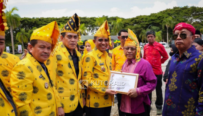 Jasa Tak Terlupakan, 37 Tokoh Pemekaran Parigi Moutong Terima Penghargaan di HUT ke-24