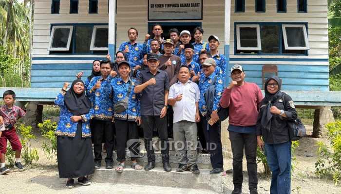 Kunjungi Perdana Bainaa Barat, Bupati Erwin Soroti Sekolah Rusak dan Infrastruktur Terbatas