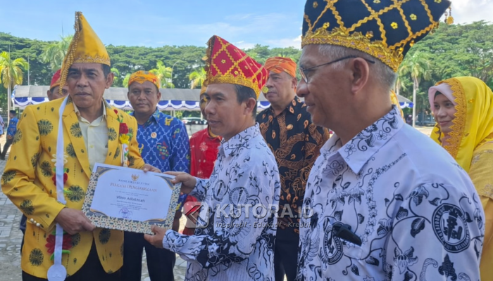 Hardiknas 2026, Pemkab Parimo Apresiasi Dedikasi Guru di Wilayah Terpencil