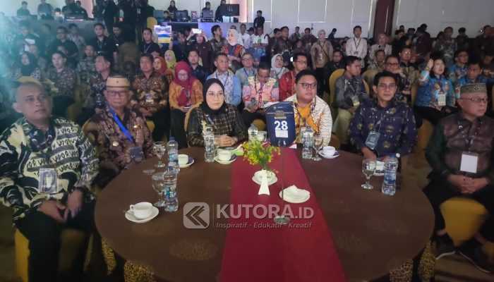 Hadiri Apresiasi Pemda Berprestasi Regional Sulawesi, Bupati Erwin Perkuat Komitmen Ciptakan Lapangan Kerja