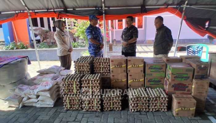 Peduli Korban Gempa, Lanud Sultan Hasanuddin dan Den AU Mutiara Palu Serahkan Bantuan Logistik ke Parimo