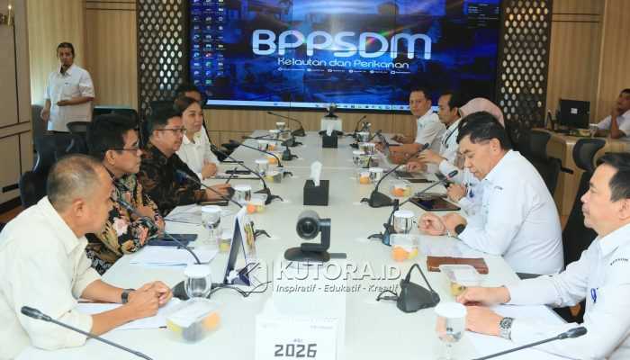 Jemput Program Pusat, Bupati Erwin Burase Buka Kuliah Gratis bagi Anak Nelayan Parigi Moutong