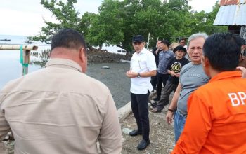 Abrasi Ancam Permukiman Warga Palasa, Bupati Erwin Turun Langsung Pastikan Penanganan
