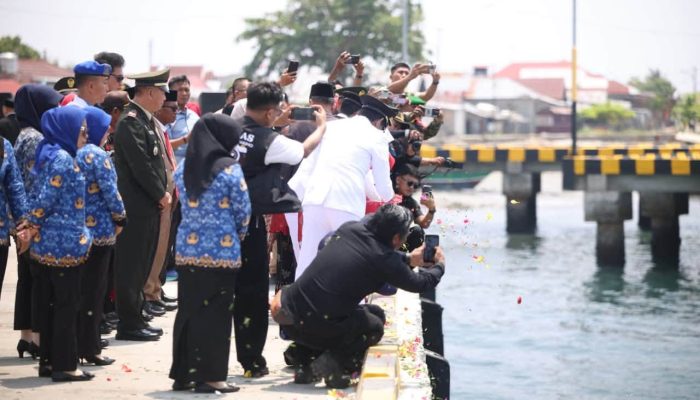 Tabur Bunga di Pelabuhan Parigi, Erwin Burase: Perjuangan Pahlawan Harus Diteruskan