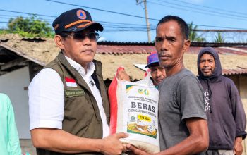 760 Kg Beras Disalurkan untuk Warga Terdampak Banjir Bandang di Avolua