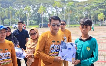 Pemkab Parigi Moutong Perluas Bantuan Pendidikan, 2.383 Murid Baru MTs Terima Seragam Gratis