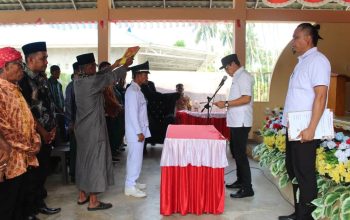 Lantik Kepala Desa Antarwaktu Pangi, Bupati Parimo Minta Amanah Masyarakat Dijaga