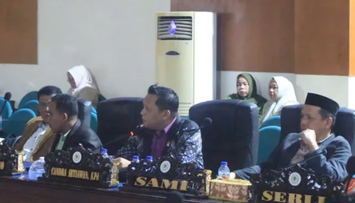 Seragam Gratis Belum Menyentuh Madrasah, DPRD Parimo Minta Evaluasi Anggaran